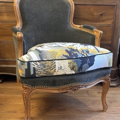 bregère Louis XV tissu structure velours Nobilis coussin tissu Lelièvre