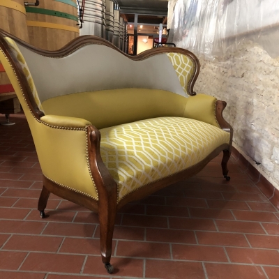 Canapé Louis Philippe composé de trois tissu 