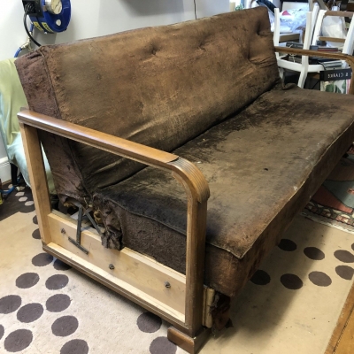 Canapé clic-clac des années 40 à refaire