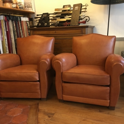 assise crin guindage suspendu carcasse d'un club mise en crin manchette plus dossier couverture cuir basane cognac