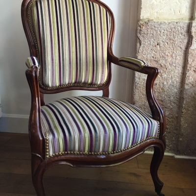 cabriolet Louis Philippe rayure en velours tissu Romo