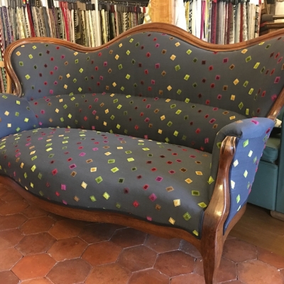 Canapé Louis Philippe tissu Chané velours 