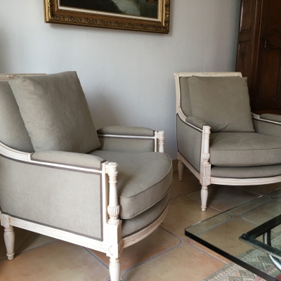 Bergères directoires peinte en blanc finition galonnée couleur lin