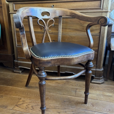 fauteuil Thonet finition cuir noir 