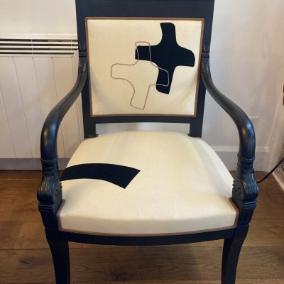 Fauteuil Empire peint noir tissu créé noir et blanc 