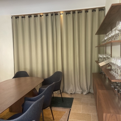 Rideau phonique de séparation tête œillet tissu Jab 