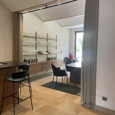 Rideau phonique de séparation tête œillet tissu Jab 